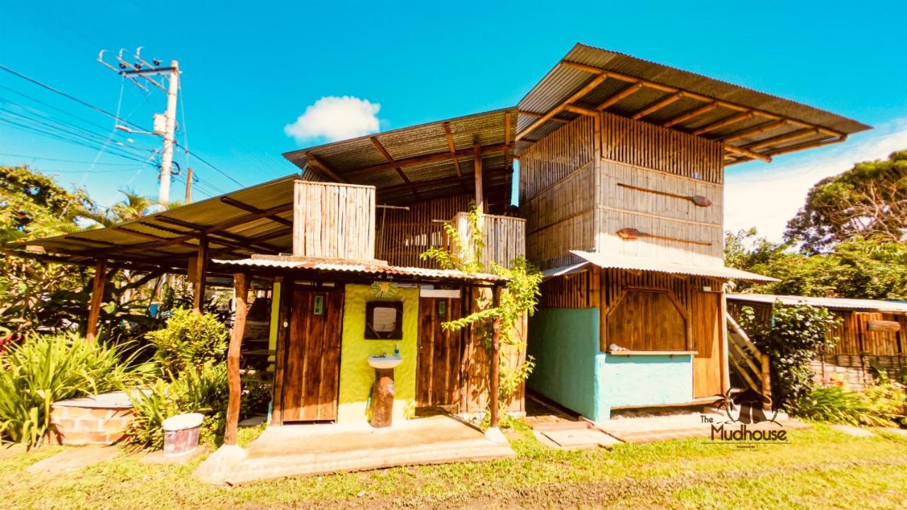 The Mudhouse Hostel Mompiche Exterior foto