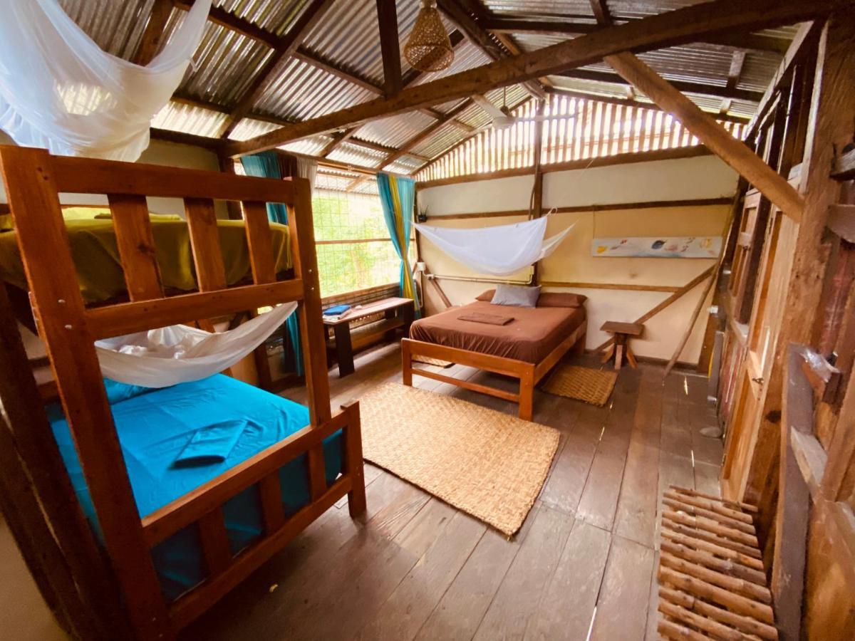 The Mudhouse Hostel Mompiche Exterior foto